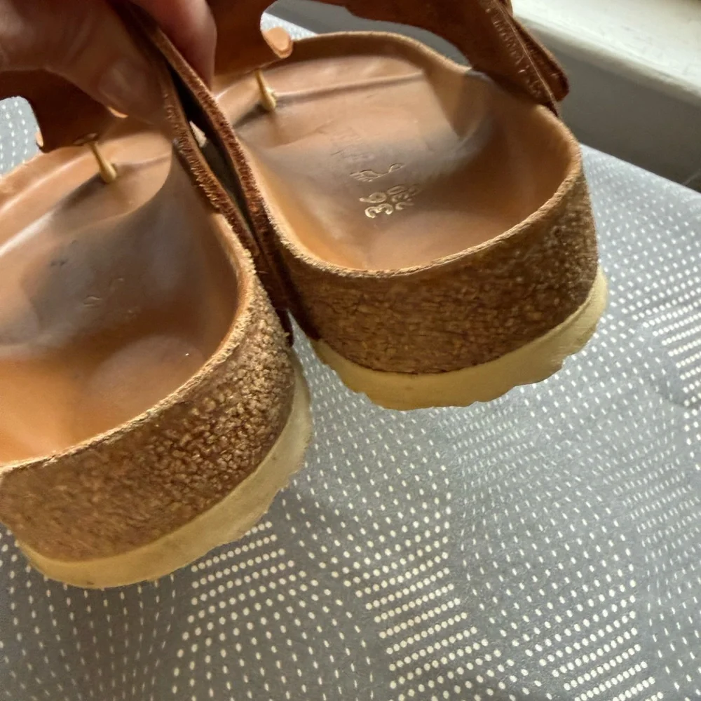 Birkenstock Gizeh Brown Sandals with Gold Buckle - Picture 8 of 10